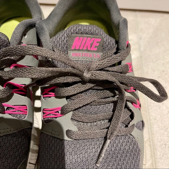 Women’s Nike Free Runs 5.0 Running Athletic Shoes - Picture 6 of 7